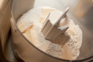 Flour, salt, sugar, and margarine in blender