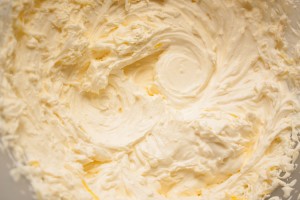Whipped cream with lemon curd mixed in